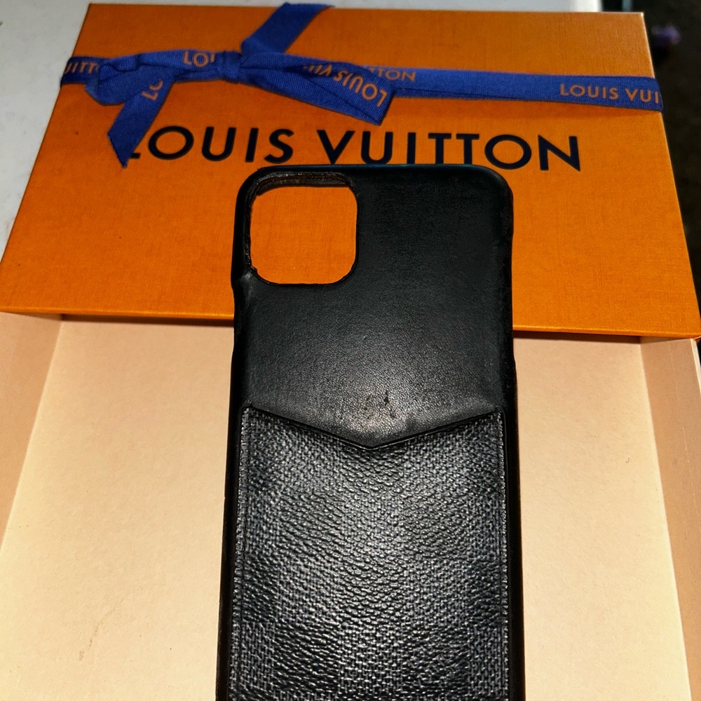 Louis Vuitton Black Leather Design iphone 11 Pro Max